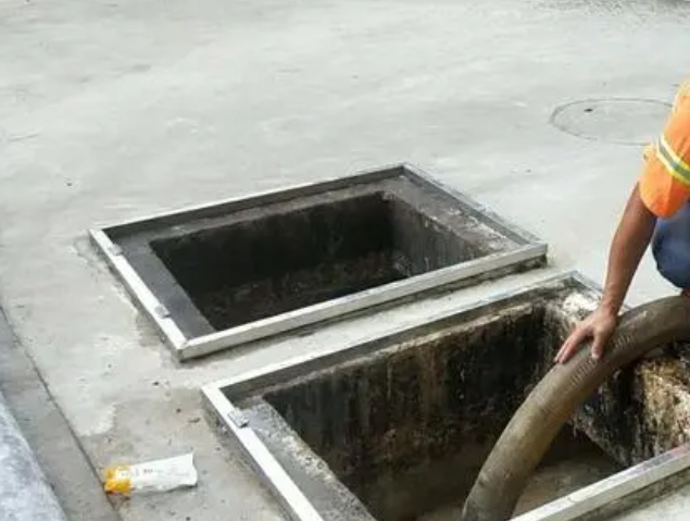 五桂山街道化粪池清理